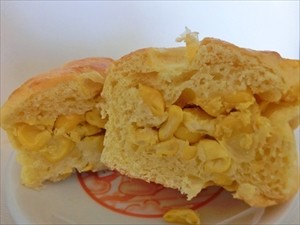 美瑛のコーンパン